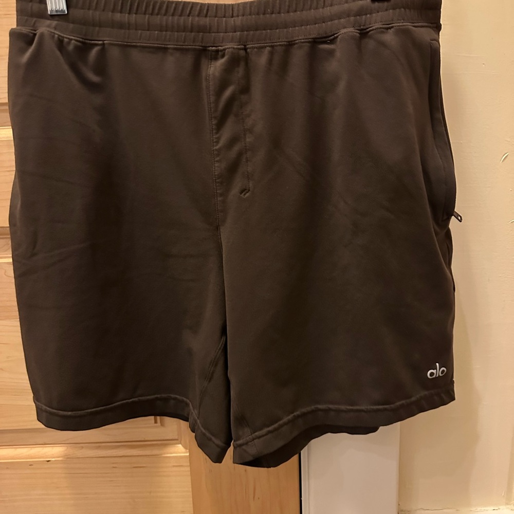 ALO Yoga Men's Shorts